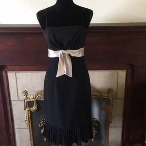 🦊 Elegant WHBM cocktail dress.